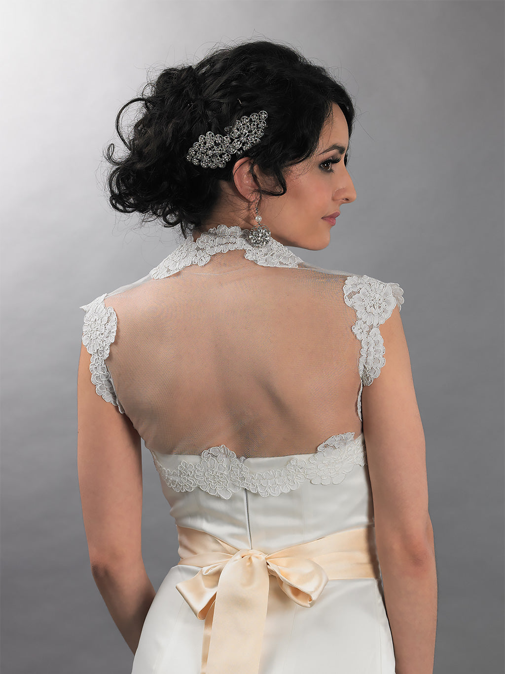 Ivory sleeveless lace bolero jacket