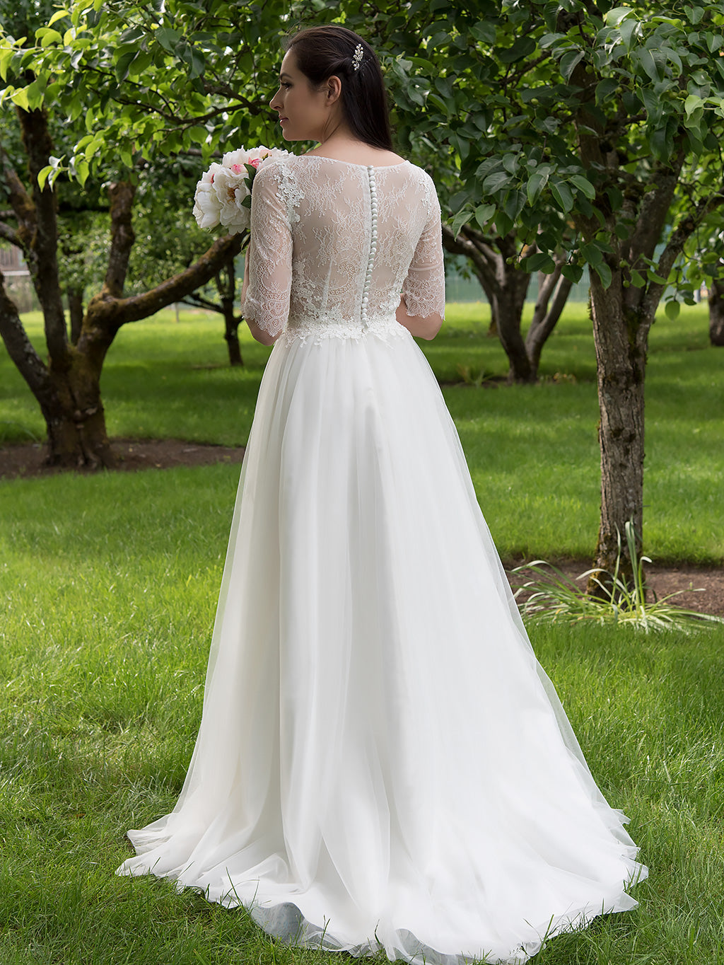 Ivory 3/4 length sleeve lace wedding dress 4011