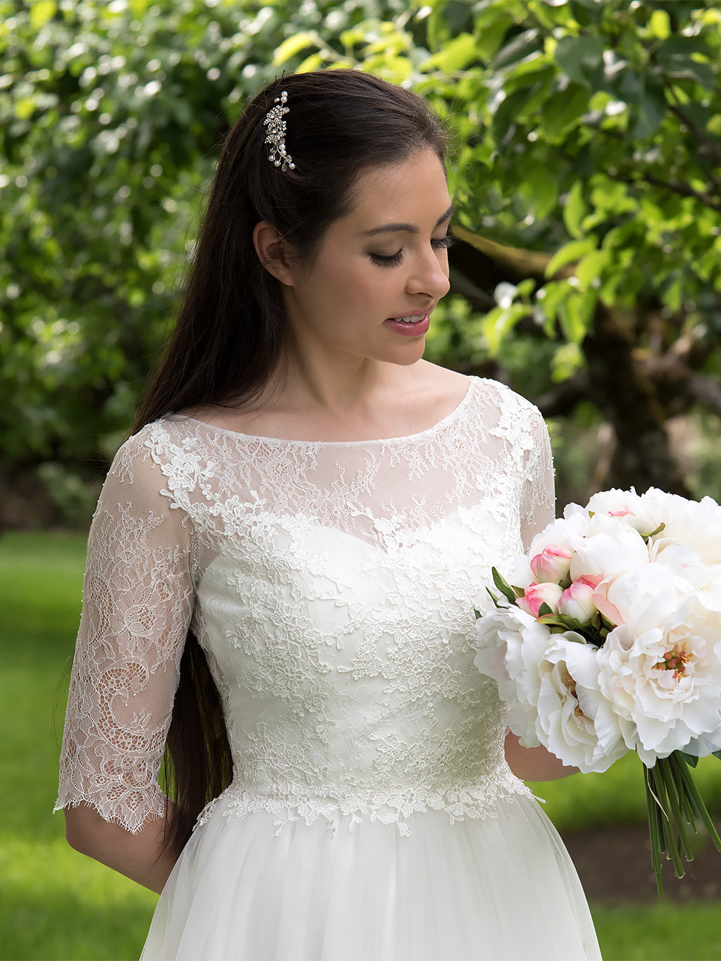 Ivory 3/4 length sleeve lace wedding dress 4011