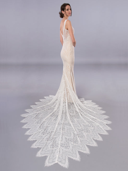 Bohemian sleeveless lace wedding dress