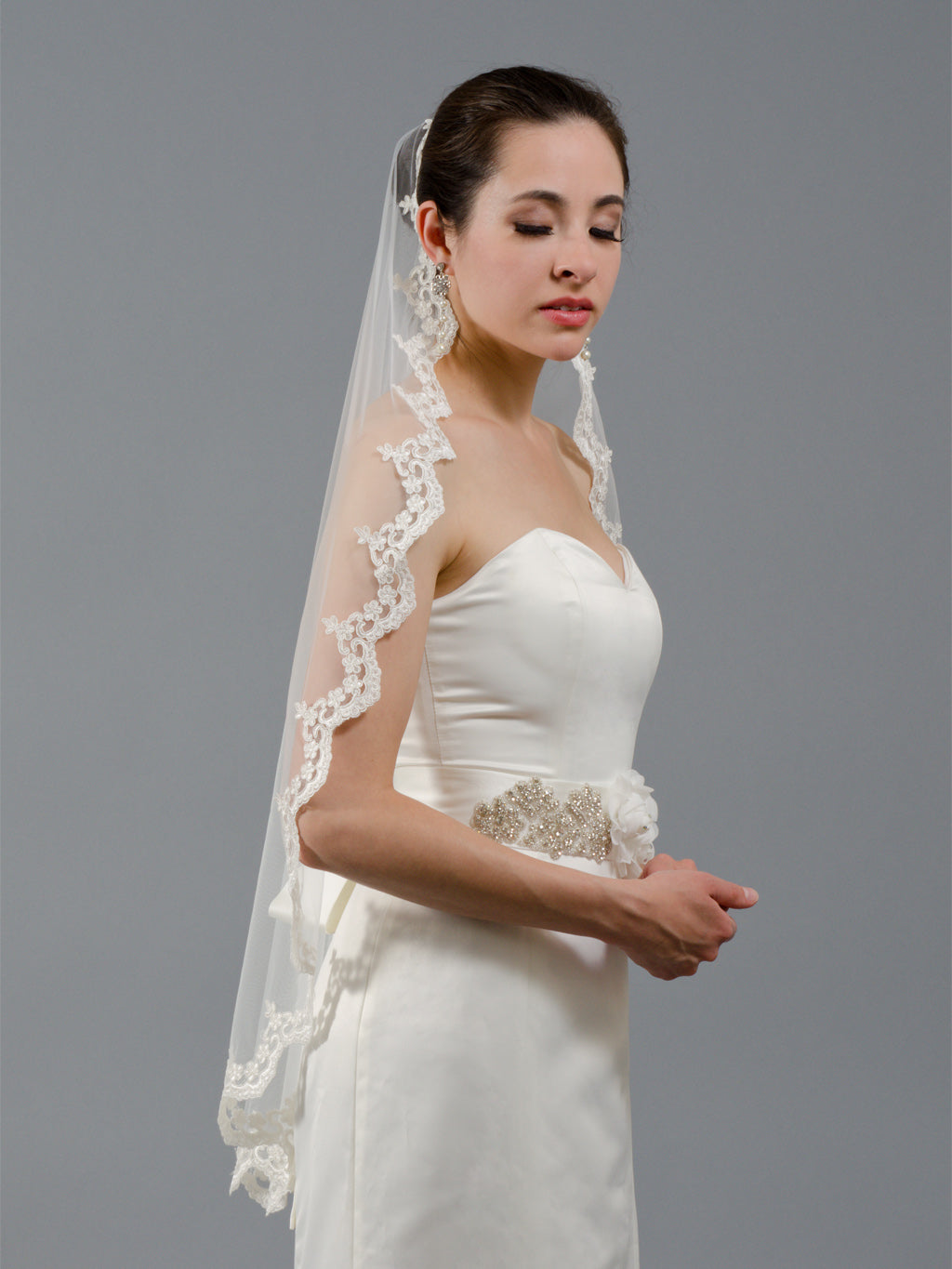 Bridal Mantilla veil alencon lace V040 - white/ivory