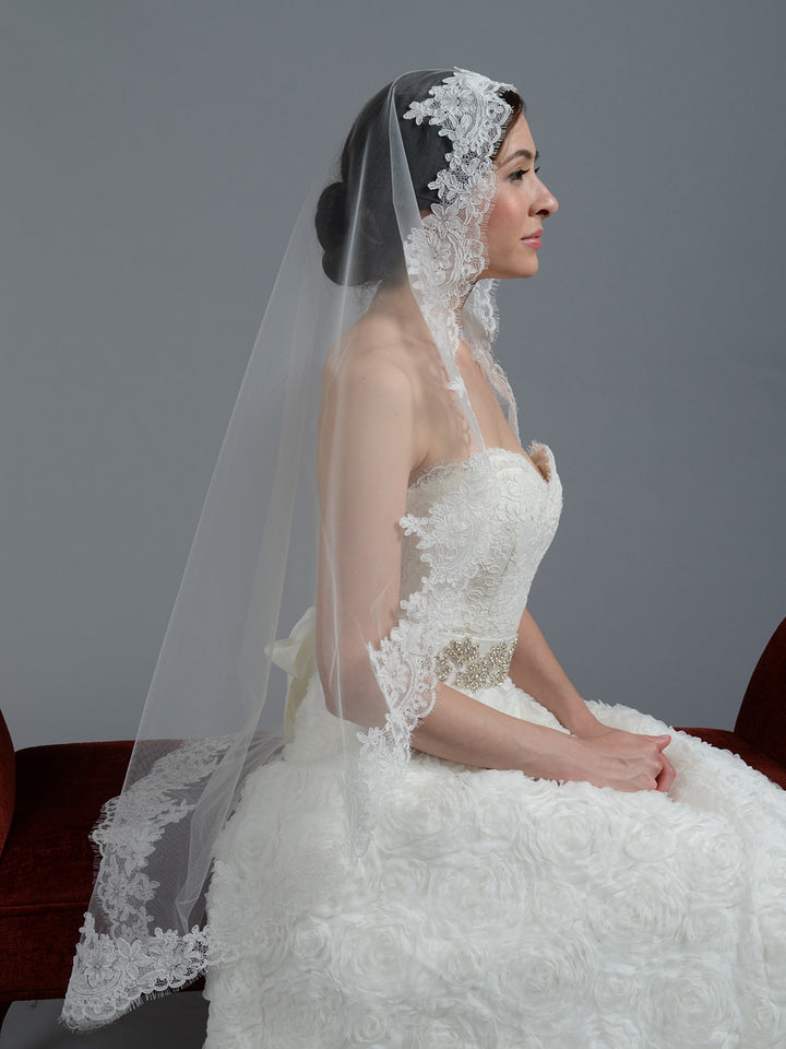 Ivory wedding veil alencon lace V045