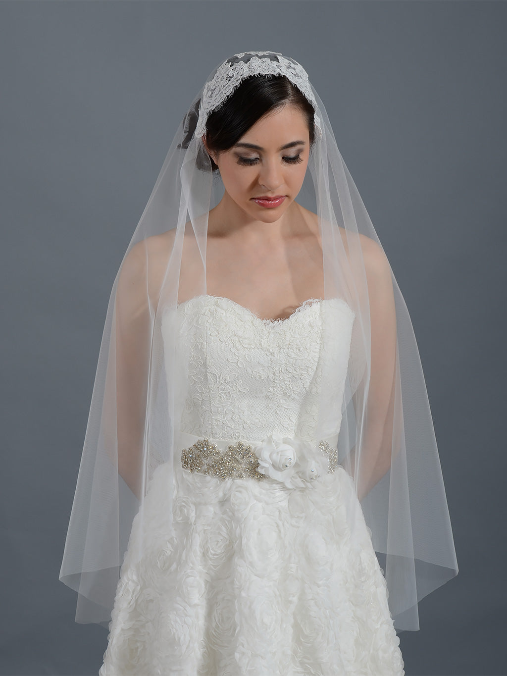 Ivory elbow wedding veil with alencon lace V053