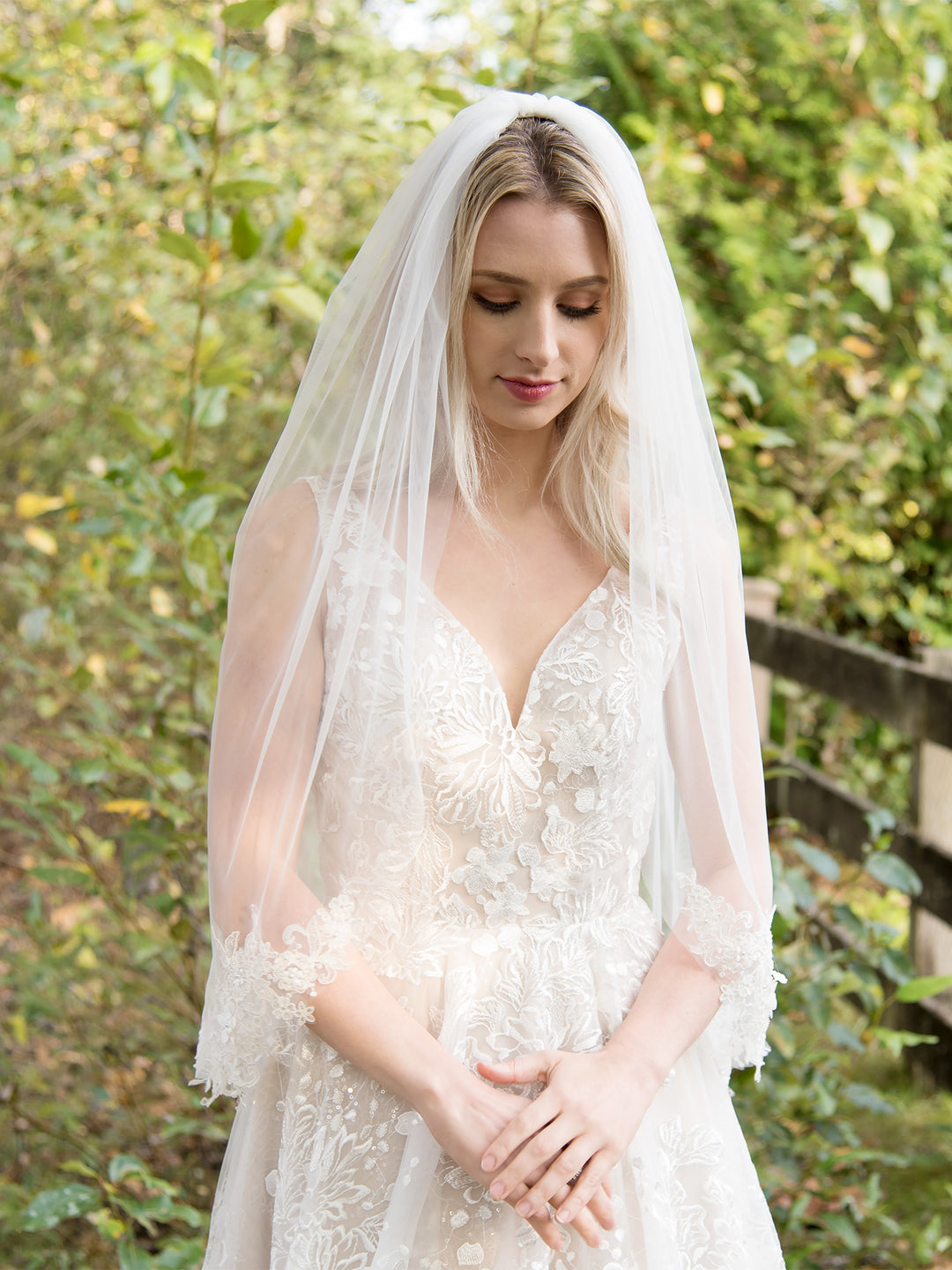 Light ivory wedding veil with beaded lace appliques V107