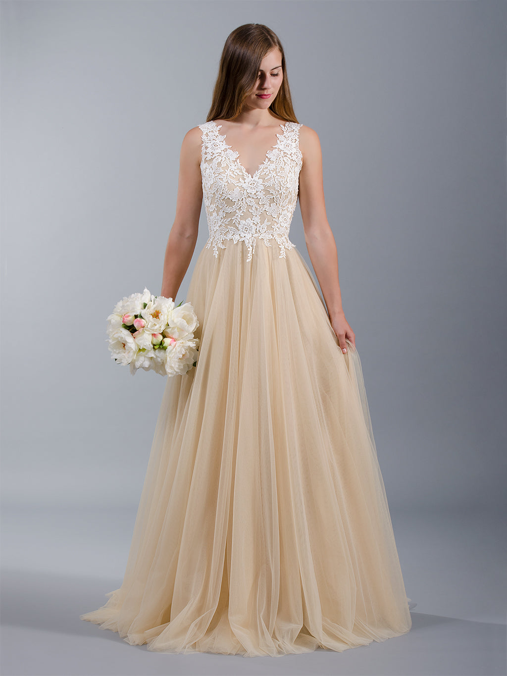 Sleeveless lace wedding dress with tulle skirts 4041