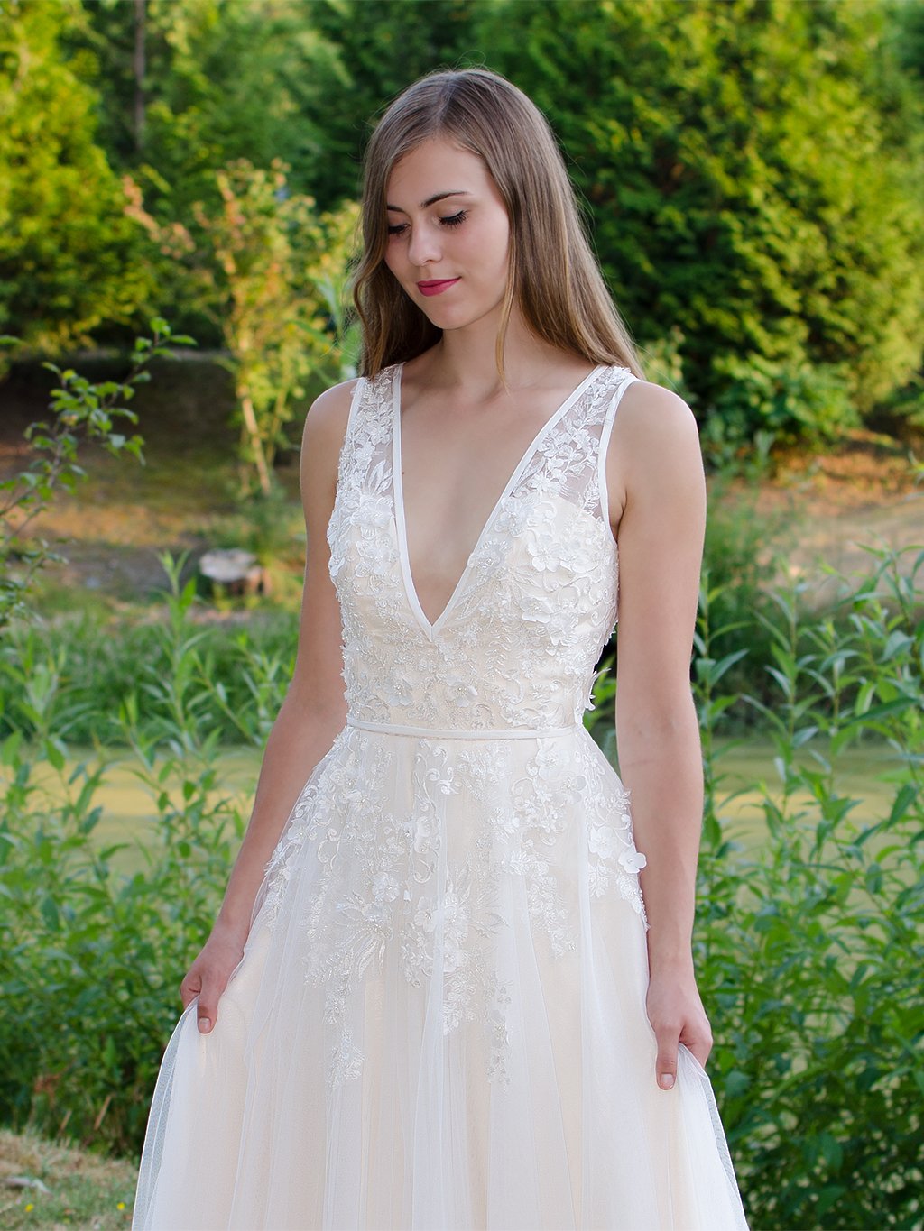 Sleeveless lace wedding dress with tulle skirts 4044-wedding