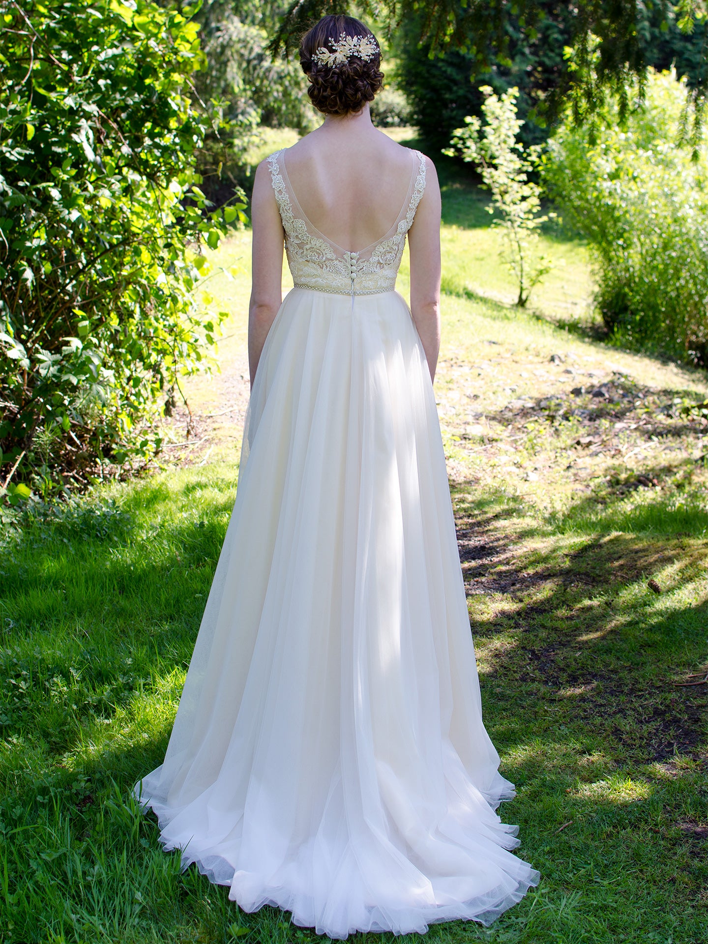 Sleeveless lace wedding dress with tulle skirt 4053-wedding-