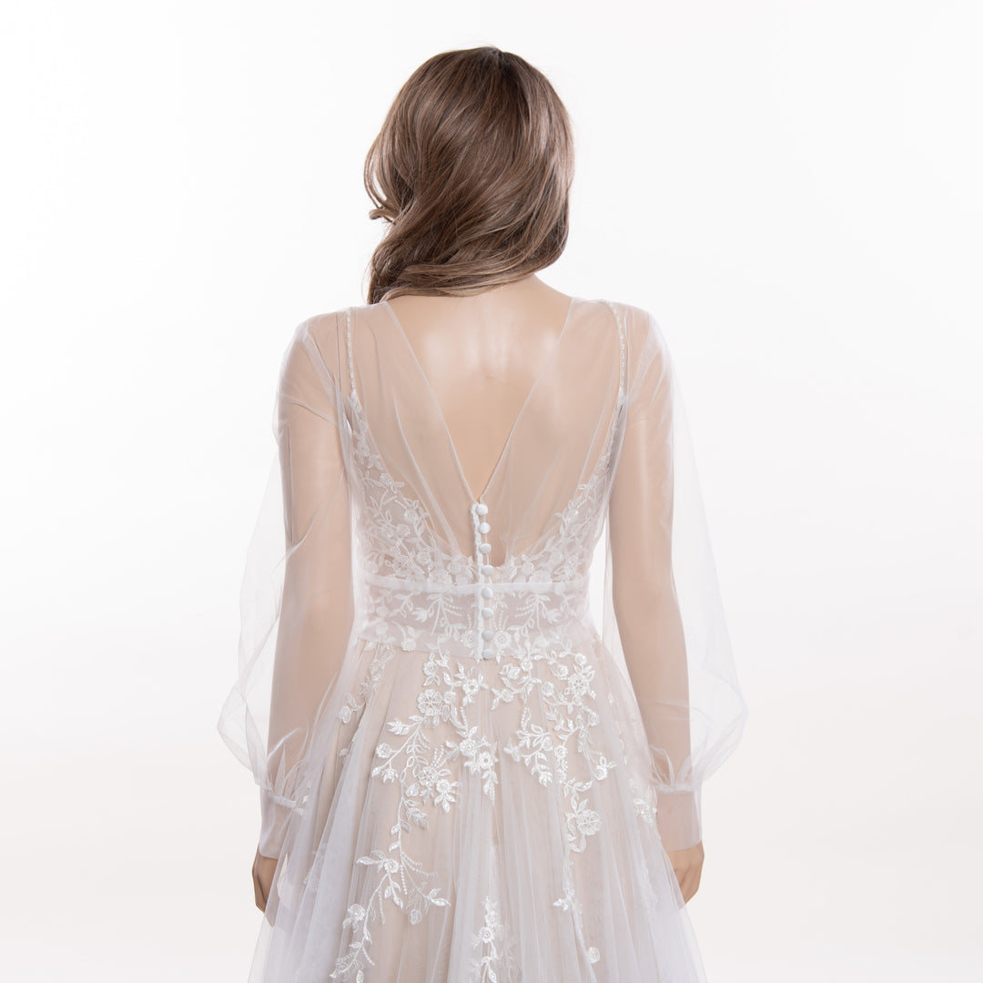 Plain tulle topper with bishop sleeves