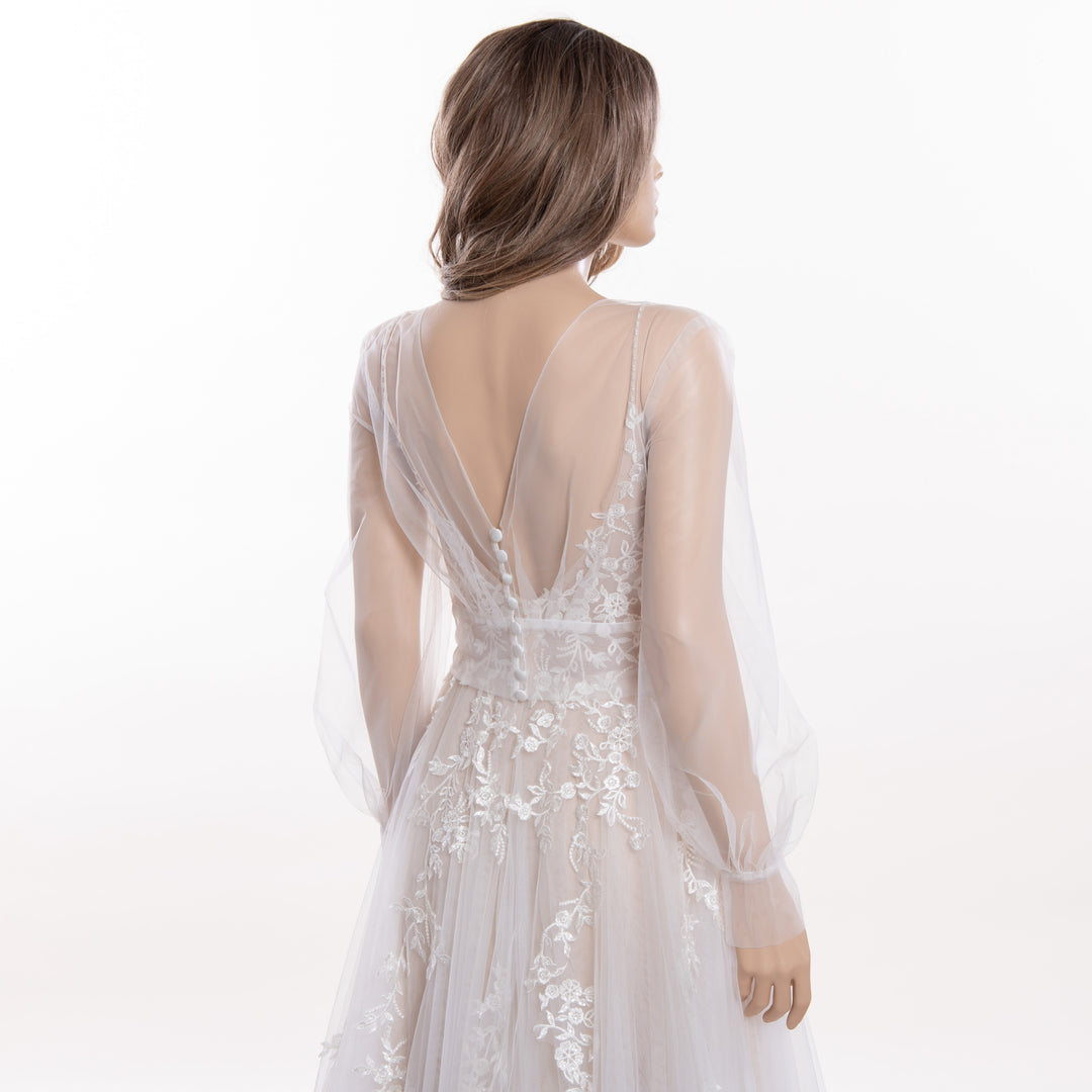 Plain tulle topper with bishop sleeves