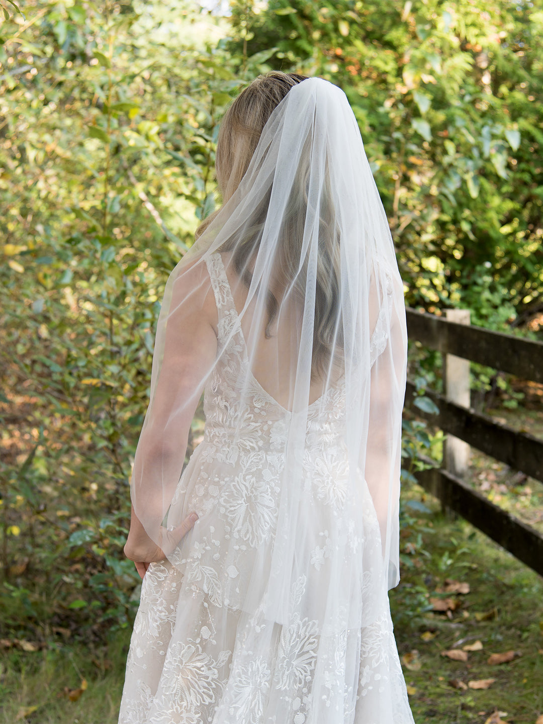 Ivory wedding veil plain tulle V101