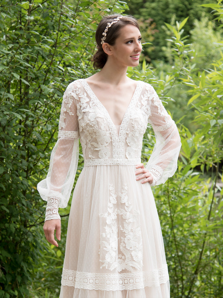 Boho wedding dress with long sleeves, 8 weeks / 20