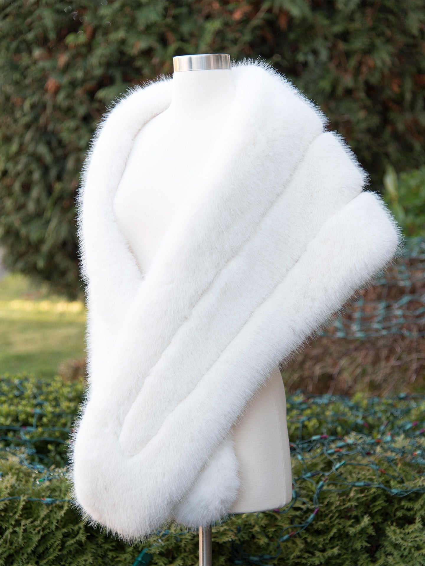 Light ivory faux fur stole bridal wrap with pocket