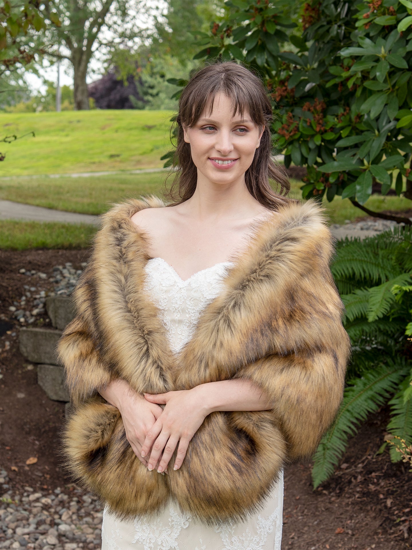 Tulip Bridal 20 Wide Brown Faux Fur Wrap with Black Tips, Medium