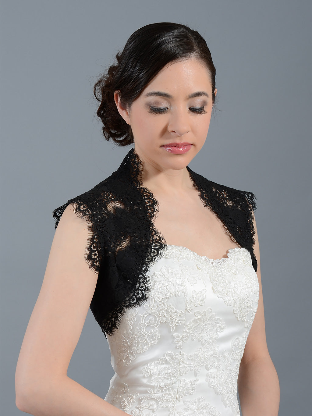 Black sleeveless bridal lace bolero jacket