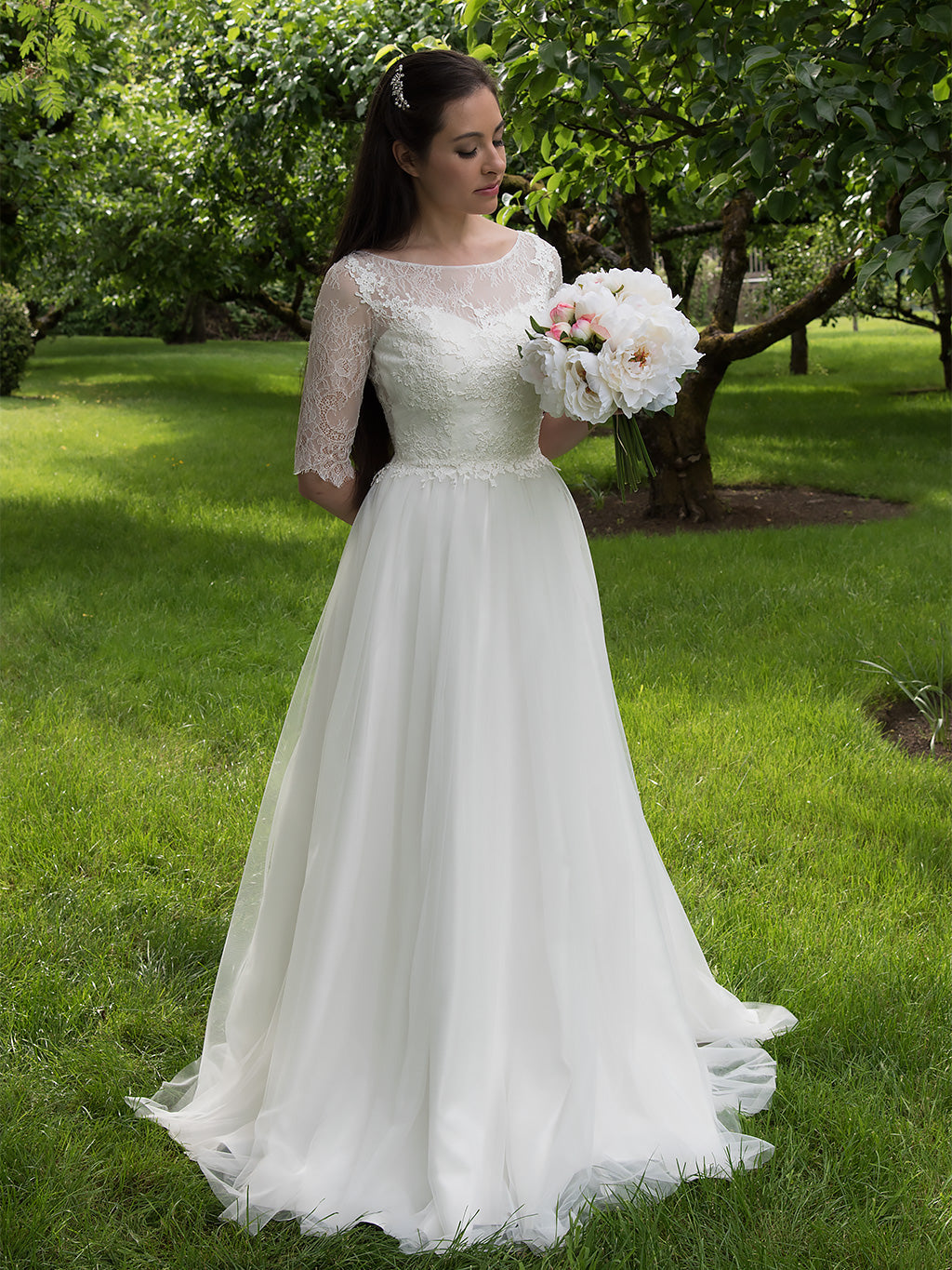 Ivory 3 4 length sleeve lace wedding dress 4011