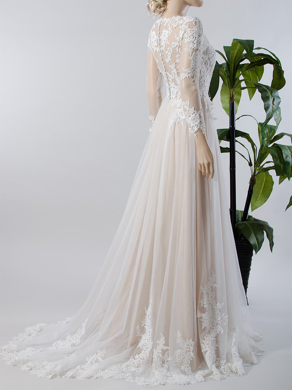 Long sleeve lace wedding dress with tulle skirt – Tulip Bridal