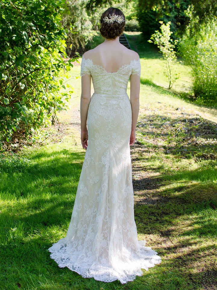 Off shoulder wedding dress