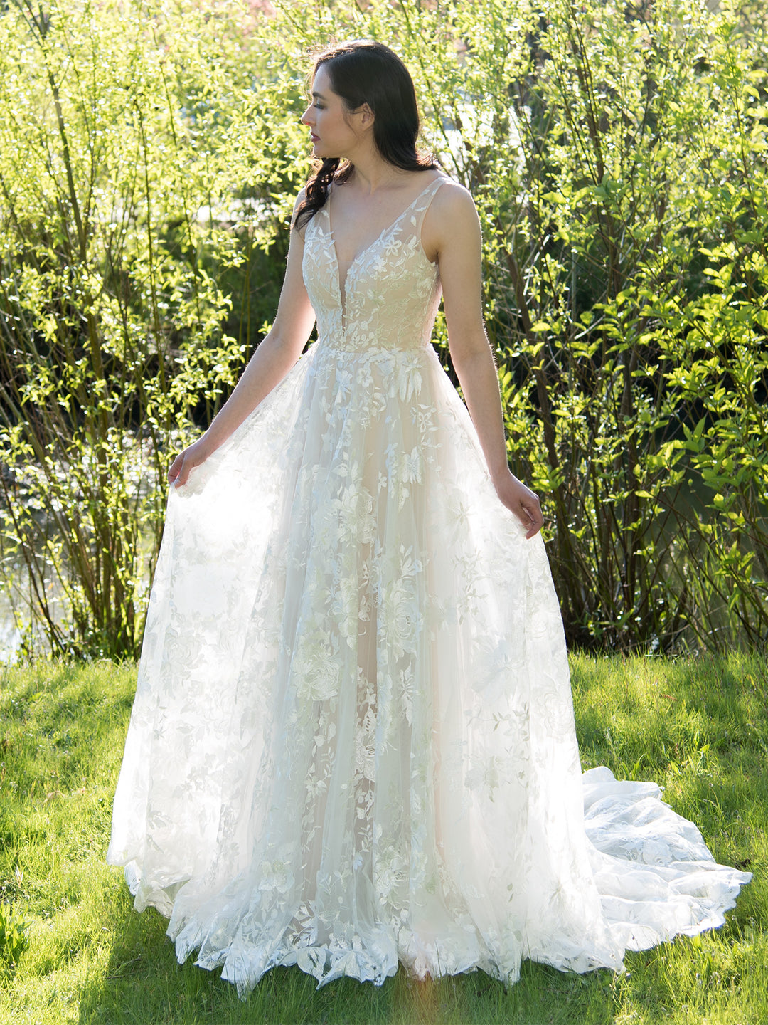 Sleeveless lace wedding dress Tulip Bridal Sleeveless lace wedding dress Tulip Bridal