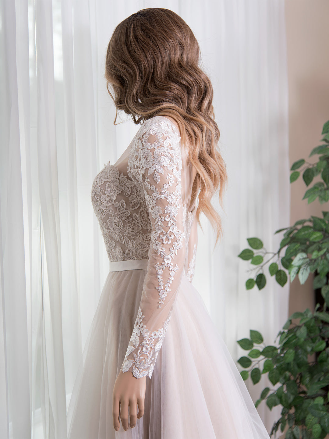 V back long sleeve wedding dress topper V back long sleeve wedding dress topper