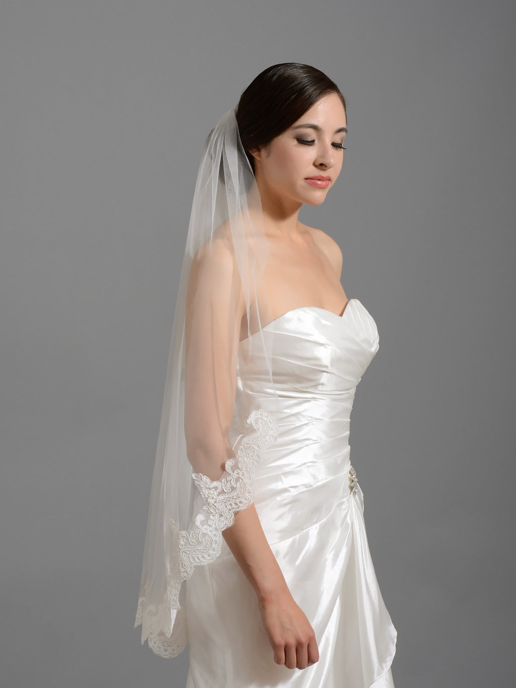 Elbow / fingertip alencon lace wedding veil V035