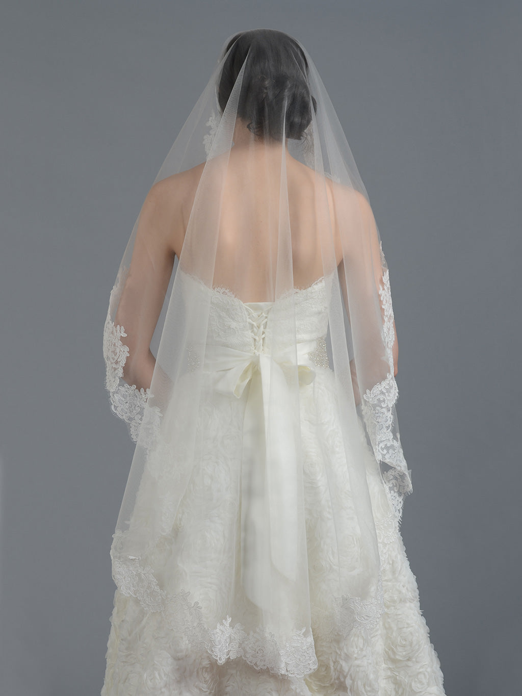 Ivory wedding veil alencon lace V044