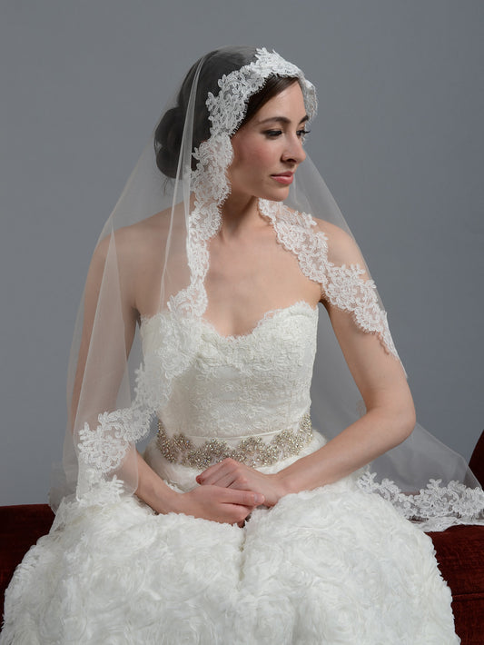 Ivory wedding veil alencon lace V044