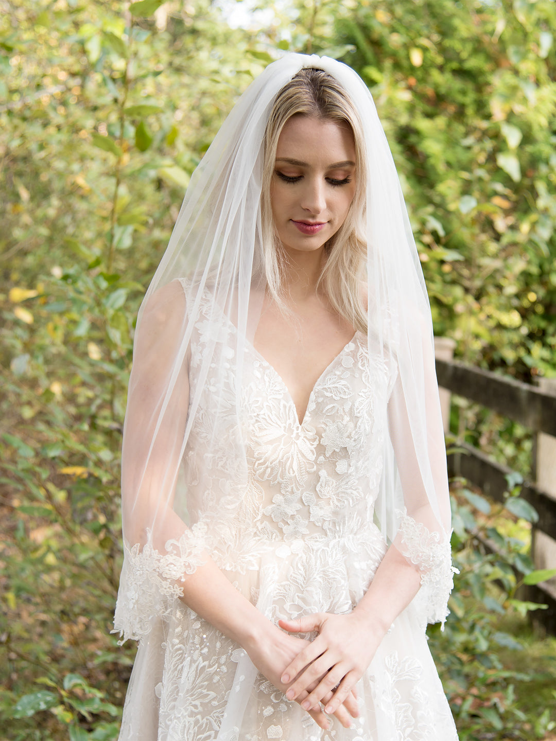 Ivory wedding veil with beaded lace appliques V107